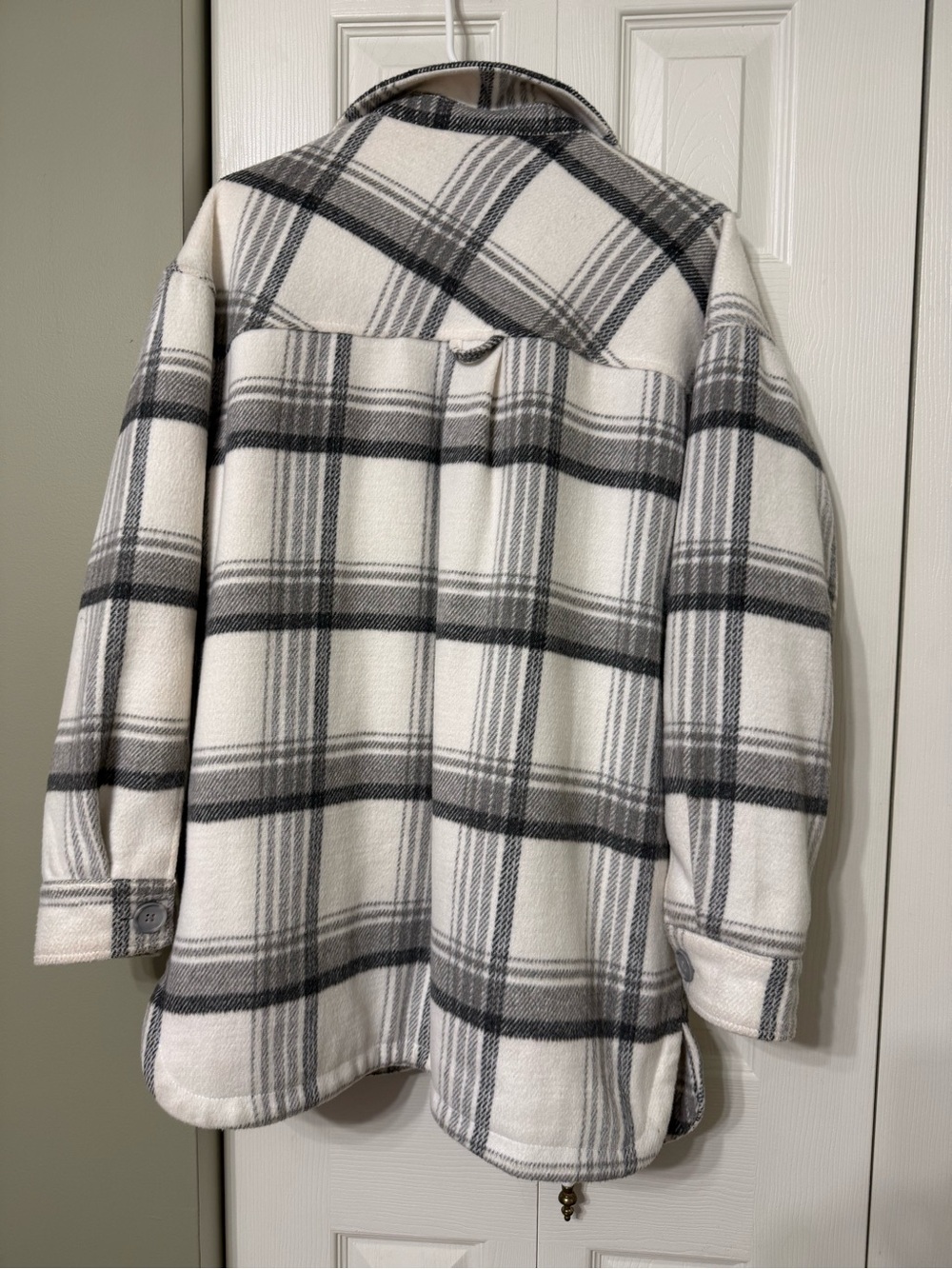 Shacket - Picture 2 of 5